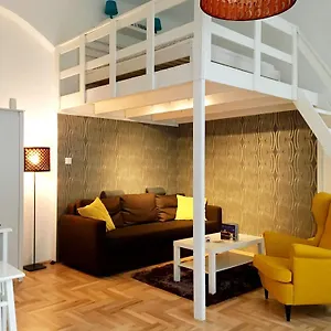  Apartment Lovag
