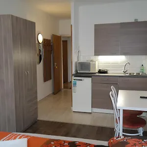Apartman West